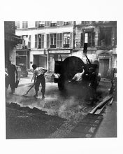 Load image into Gallery viewer, Paris by Louis Stettner, Black and White Street Photography 1950s