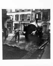 Load image into Gallery viewer, Paris by Louis Stettner, Black and White Street Photography 1950s