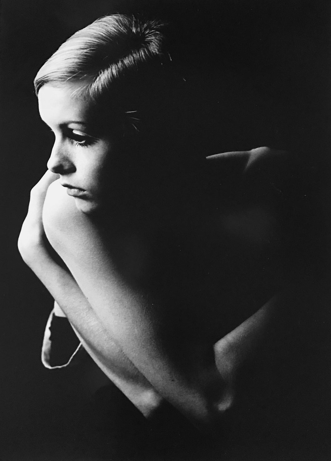 Twiggy, London, Black and White Portrait Photography of 1960s British Top Model by Burt Glinn