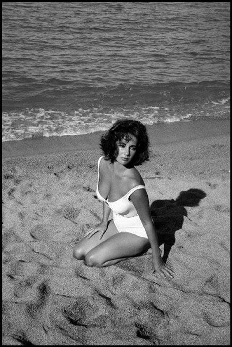 Elizabeth Taylor by Burt Glinn, Black-and-White Portrait Photography 1950s of Hollywood Star.